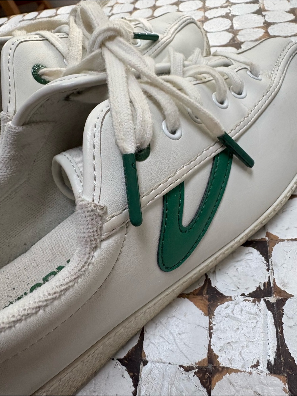 Ladies Tretorn leather sneakers
